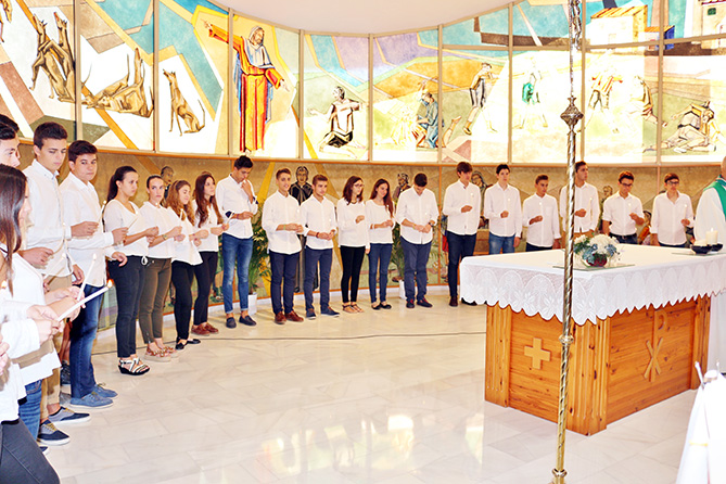 Emotiva celebración de ‘El envío’ en el templo del Colegio Don Bosco de Alicante