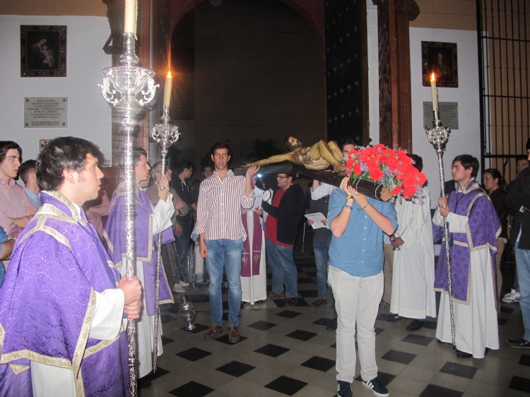 El Colegio Mayor San Juan Bosco celebra su Vía Crucis universitario