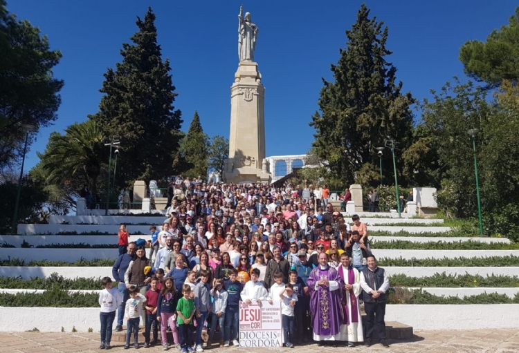 Multitudinaria peregrinación de Salesianos Córdoba a Las Ermitas