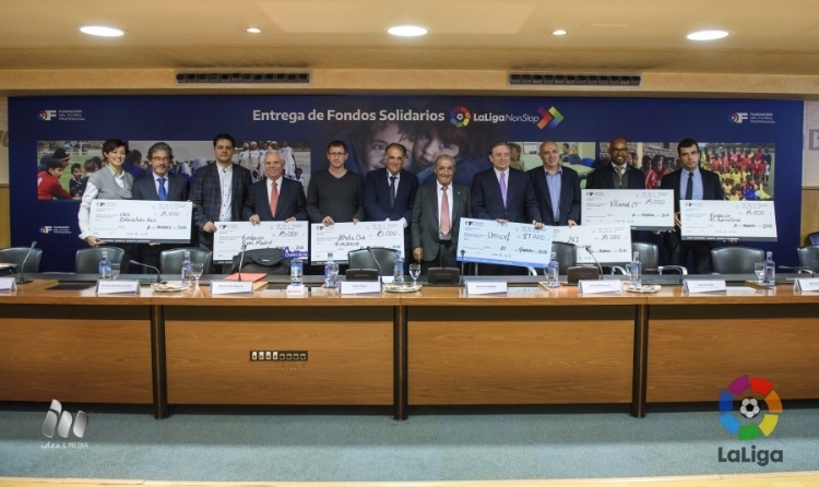Ong Entarachen-Vols de Salesianos Huesca recibió la aportación de la Fundación La Liga